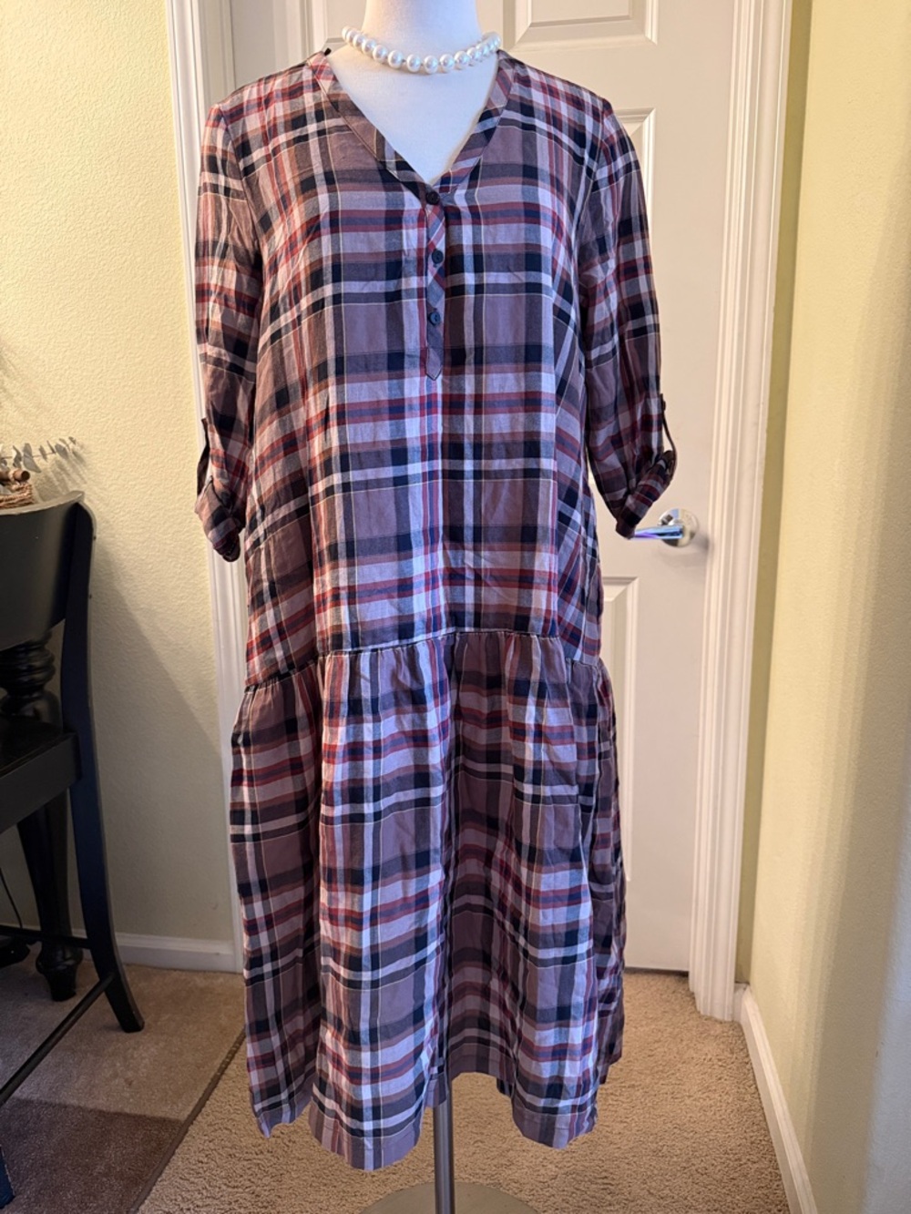 Zara Woman Relaxed Plaid V-Neck Midi Dress in Beige Black & Red